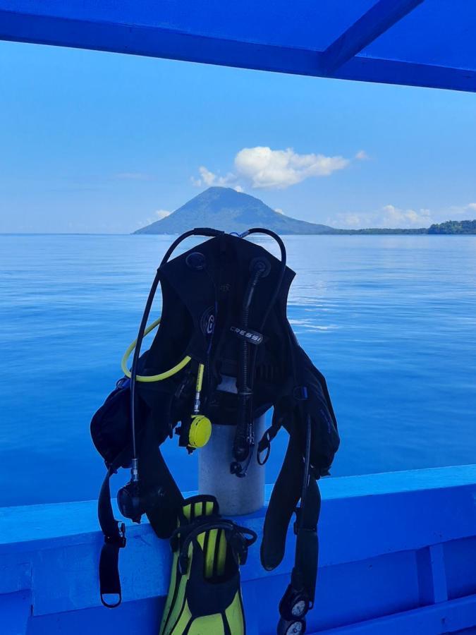 Blue Shark Divers ブナケン エクステリア 写真