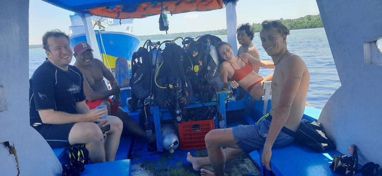 Blue Shark Divers ブナケン エクステリア 写真