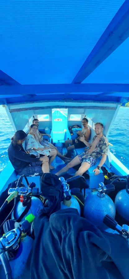 Blue Shark Divers ブナケン エクステリア 写真