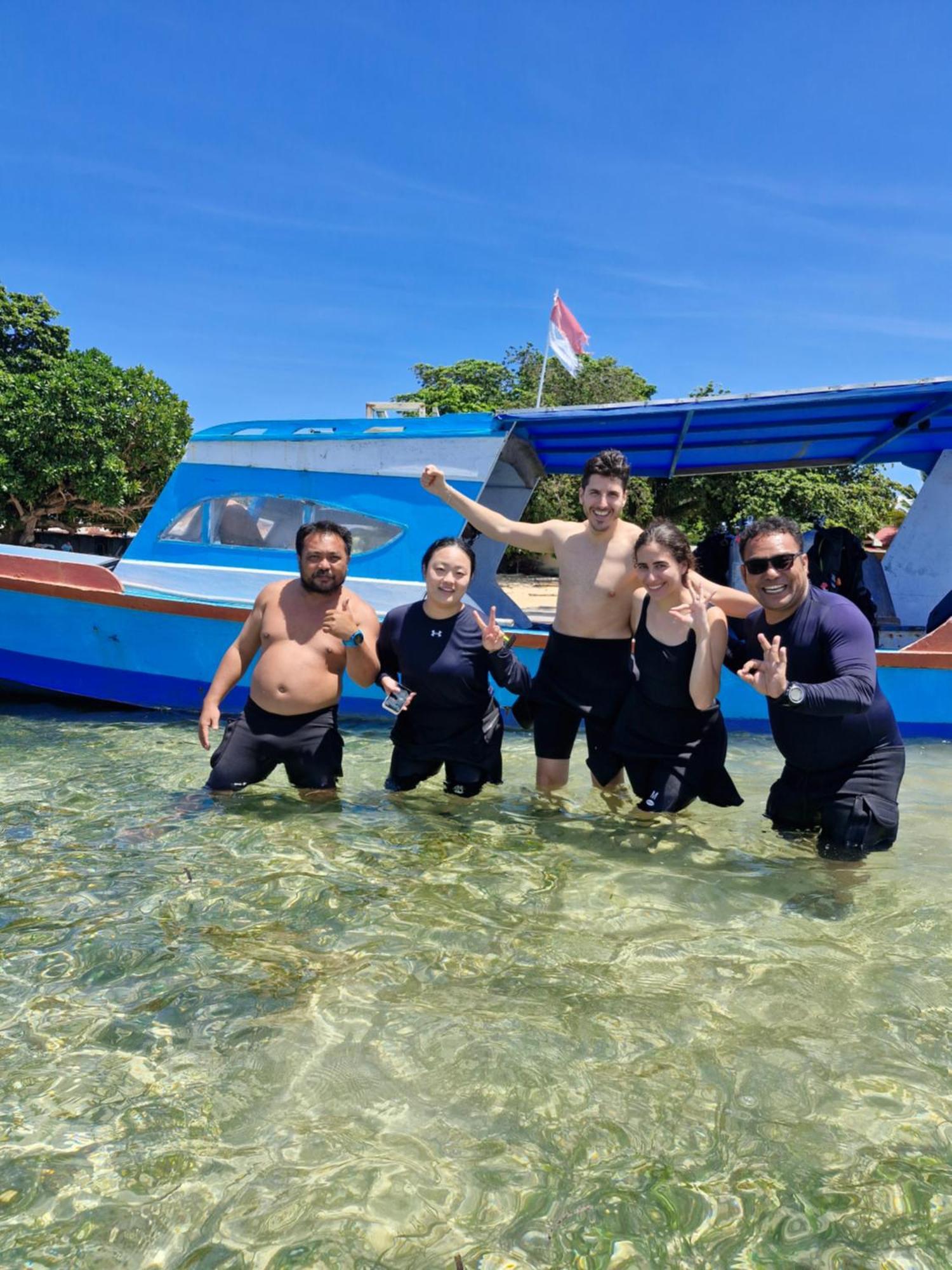 Blue Shark Divers ブナケン エクステリア 写真