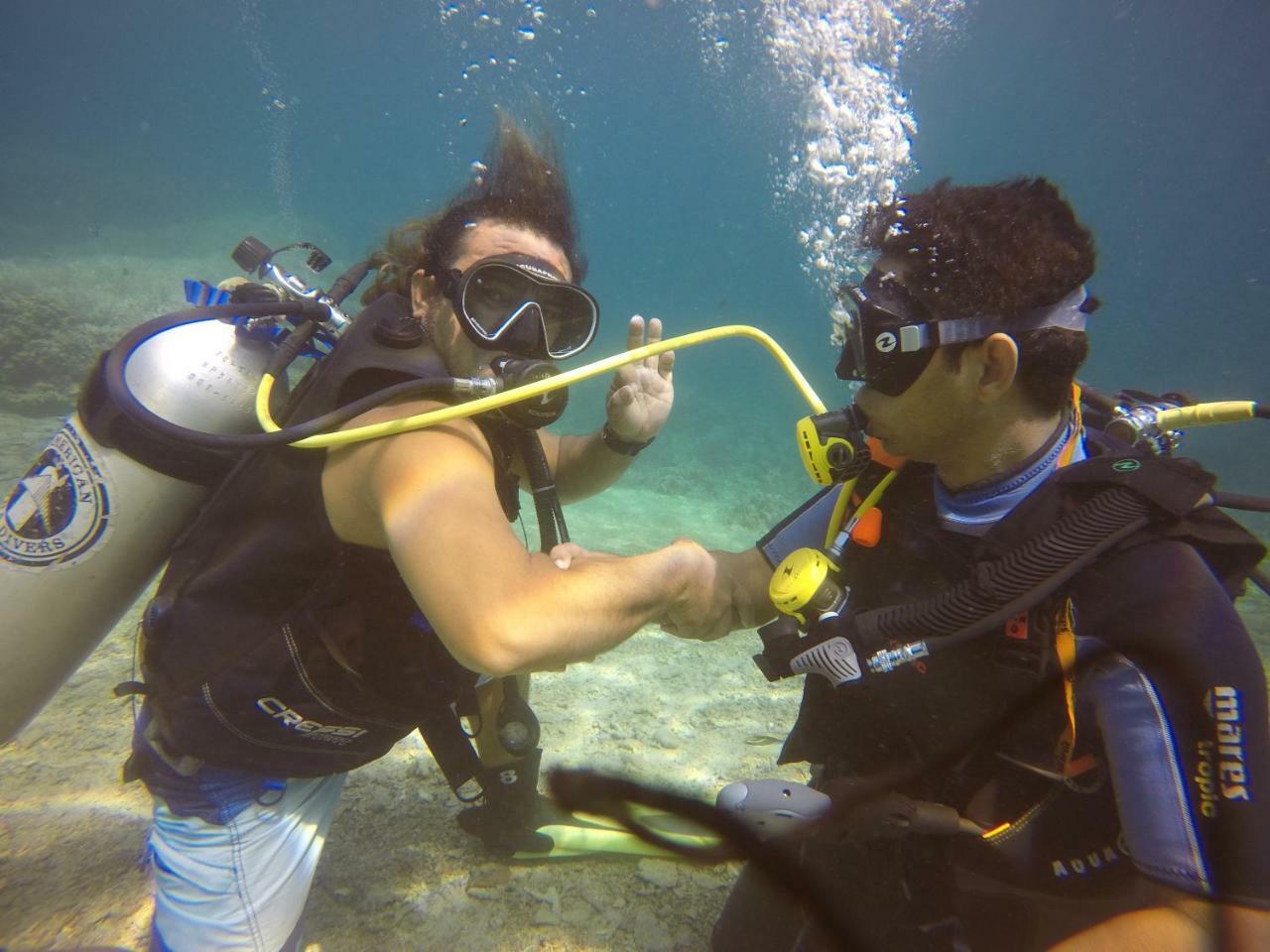 Blue Shark Divers ブナケン エクステリア 写真
