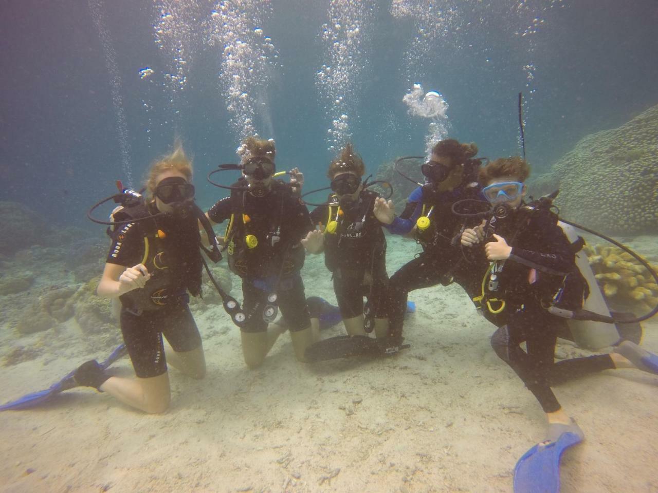 Blue Shark Divers ブナケン エクステリア 写真